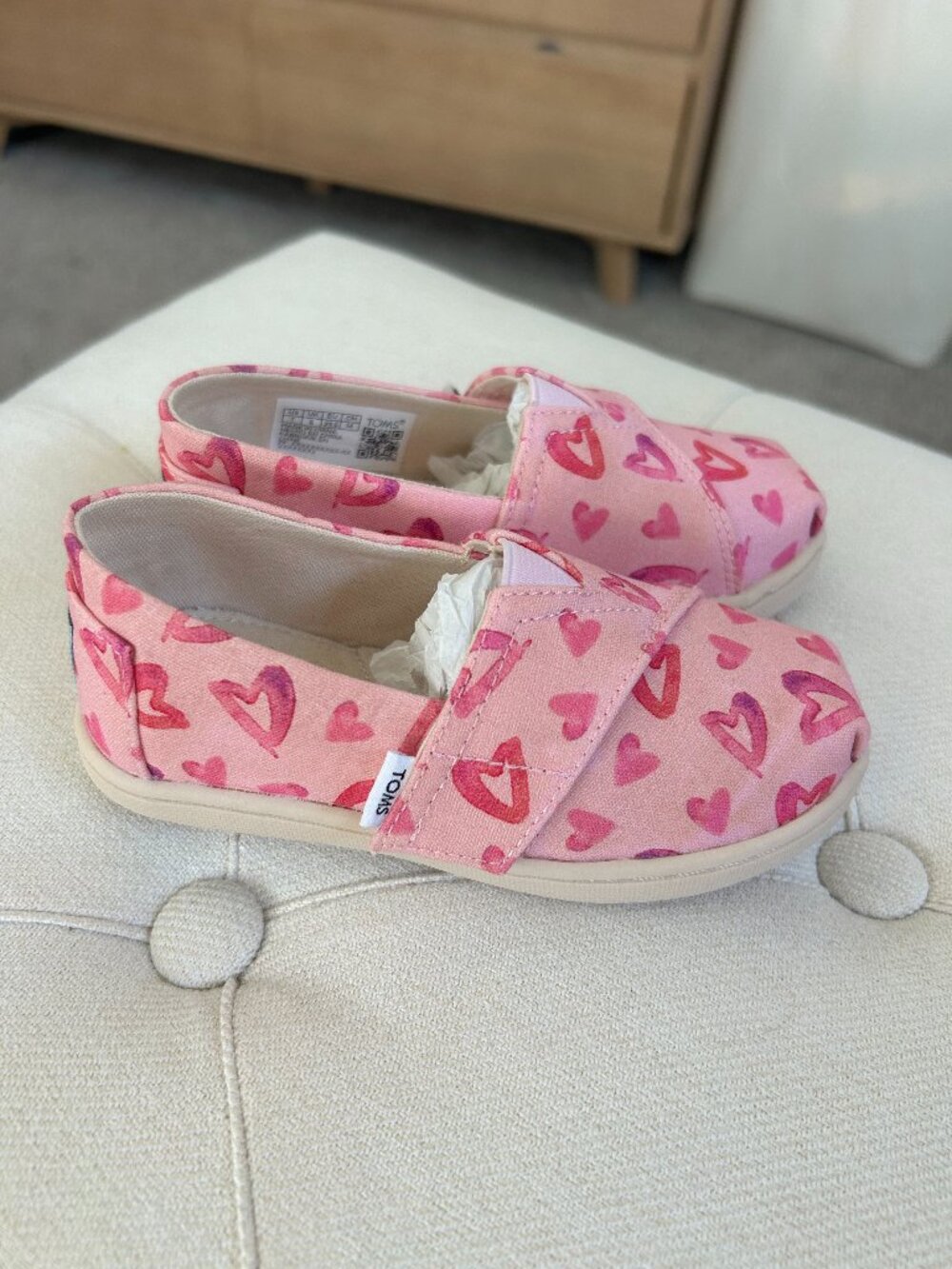 TOMS Kids Pink Heart Print Alpargata Slip-On Shoes Size 7 NWOT